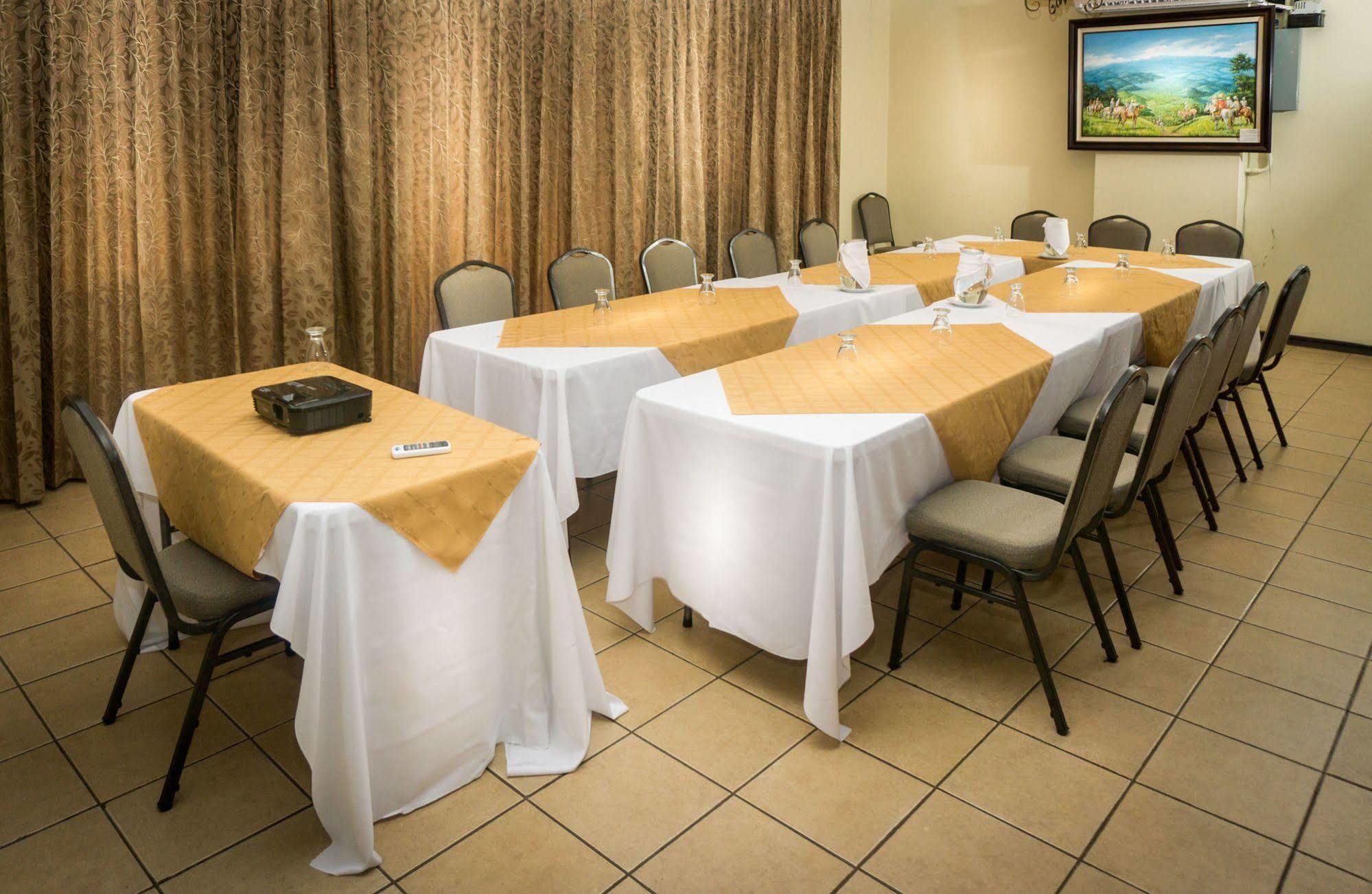 Hotel Y Restaurante El Guarco كرتاغو المظهر الخارجي الصورة